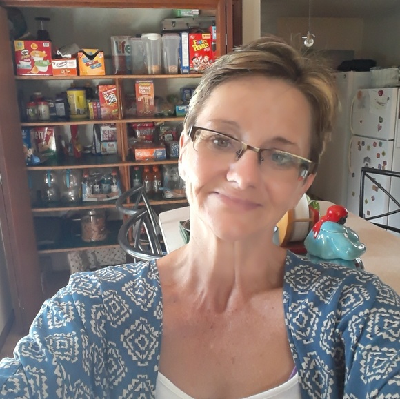 Meet your Posher, Belle - Picture 2 of 3